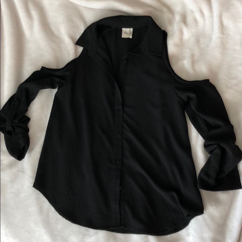 Cold shoulder long sleeve top